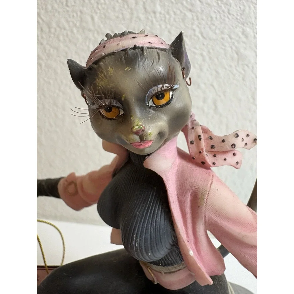 Margaret Le Van Valley Cats GoGo Secret Agent Feline Scooter Figurine w Tag